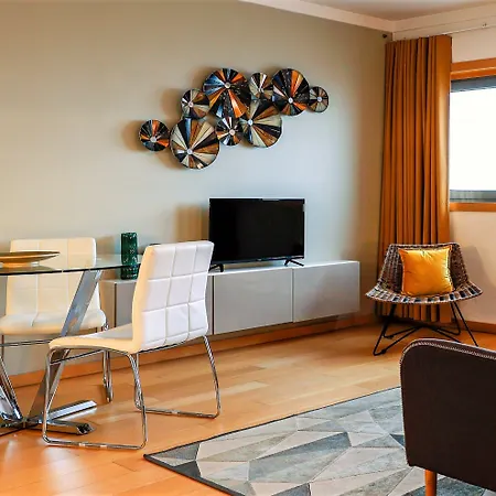 Oriente 57 By Iin - Parque Nacoes